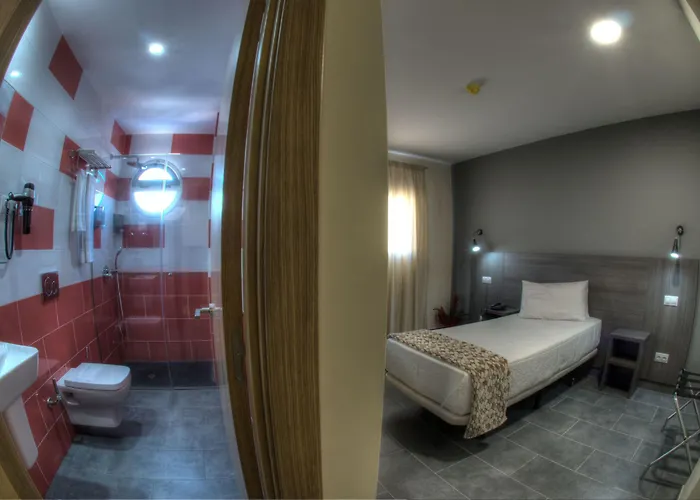 Hotel Puerto Canteras 3*